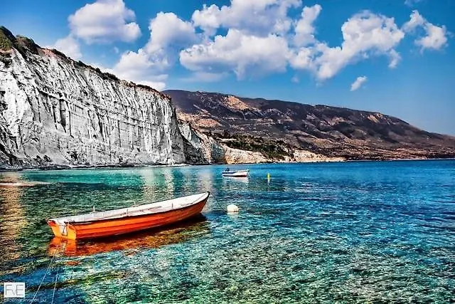 Nerissa 3, Two Bedroom Beach House سبارتيا